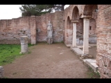 08212 ostia - regio v - insula ii - domus della fortuna annonaria (v,ii,8) - raum (13) - bli ri sueden - 01-2024.jpg